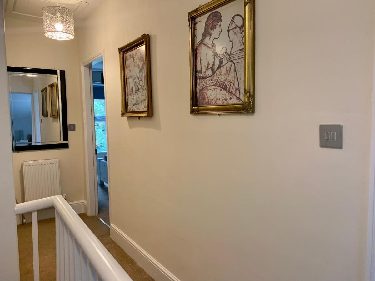Smart & Comfortable 3-Bedroom Victorian House スタラム エクステリア 写真